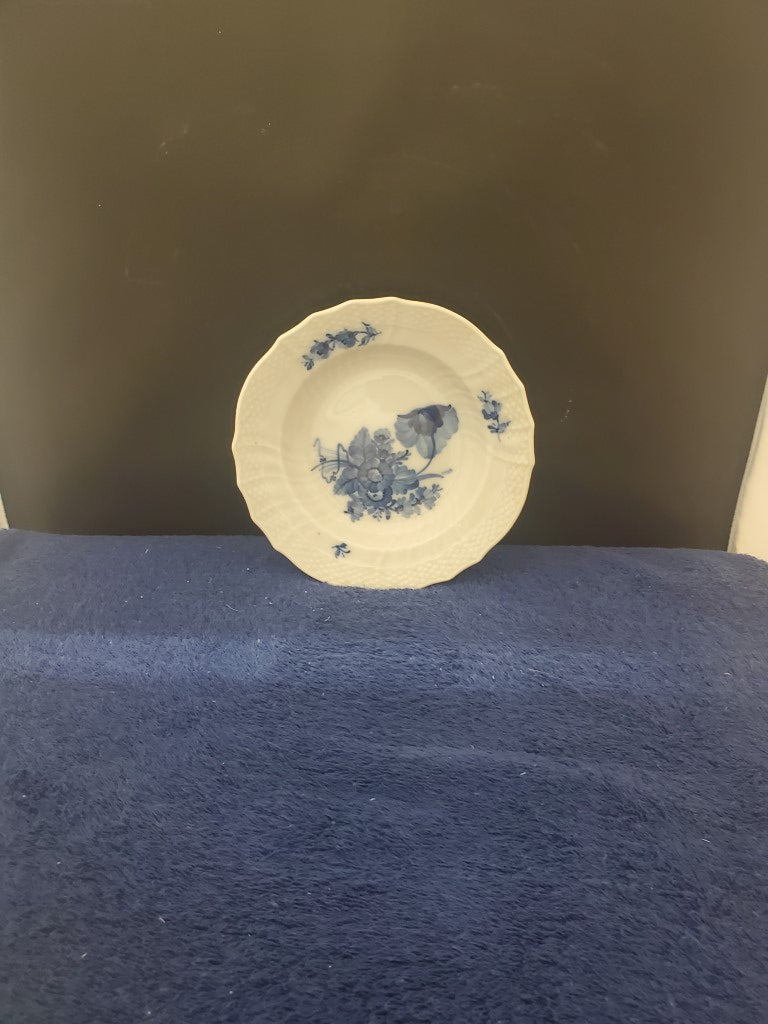 Set of 4 Royal Copenhagen Blue Flowers Curved Rim Fruit Dessert Sauce Bowls 1619