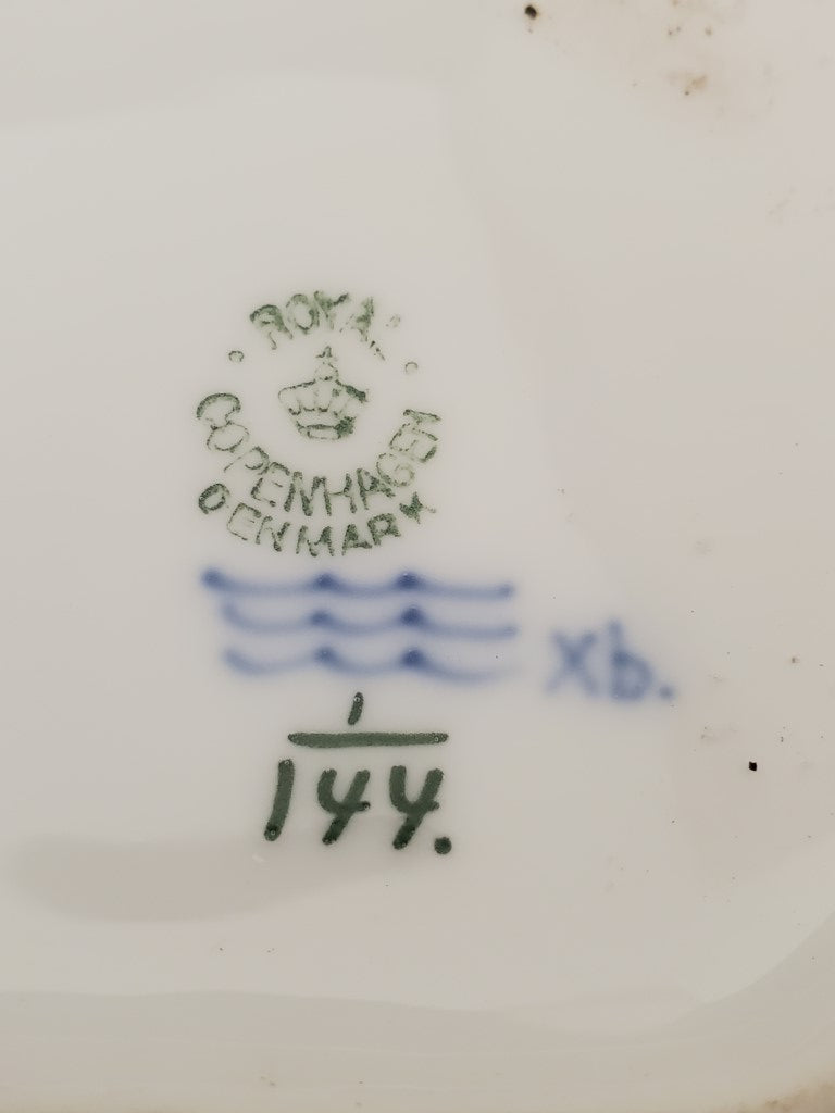 Royal Copenhagen Blue Fluted Plain Scalloped Leaf Dish (144)