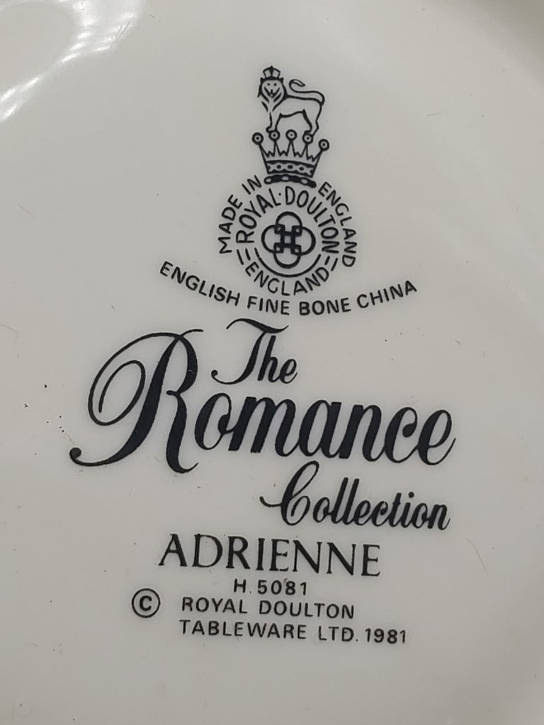 Set of 4 Royal Doulton Adrienne Cup & Saucer Sets LK