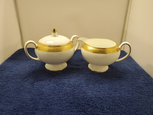 Wedgwood Ascot Creamer and Sugar Bowl with Lid LK