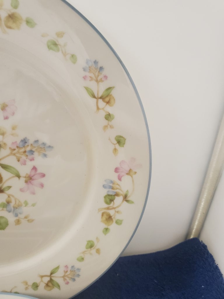 Noritake Melody 7 Piece Set LK