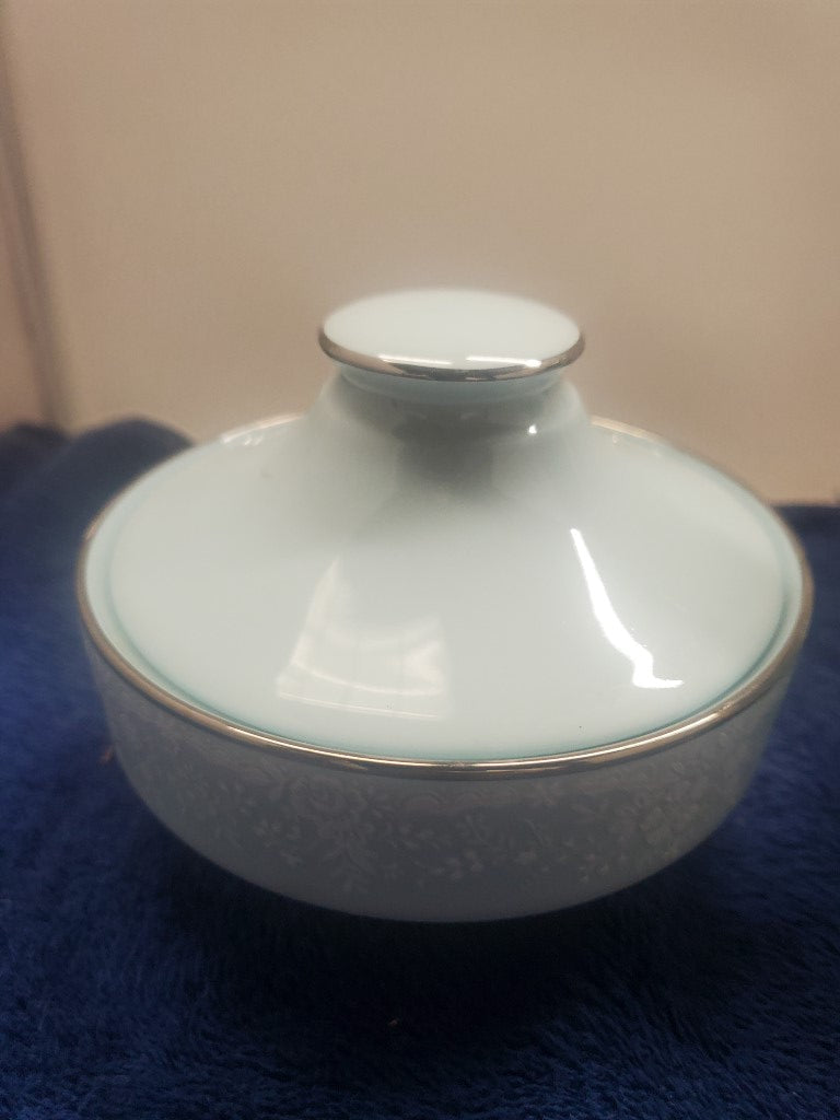 Noritake Fidelity Creamer & Sugar Bowl with Lid LK