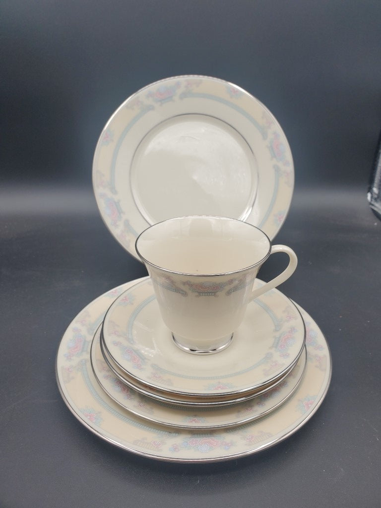 Lenox Fairfield Lot of 6 Pieces LK