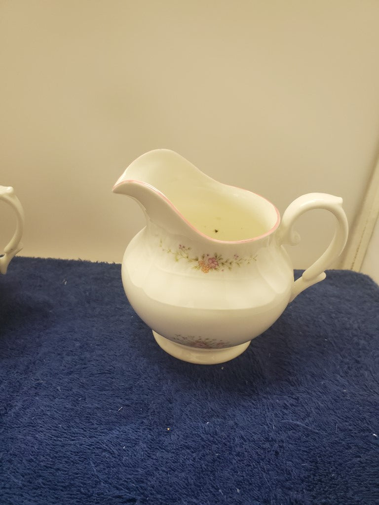 Royal Doulton Biarritz Creamer & Sugar Bowl with Lid LK