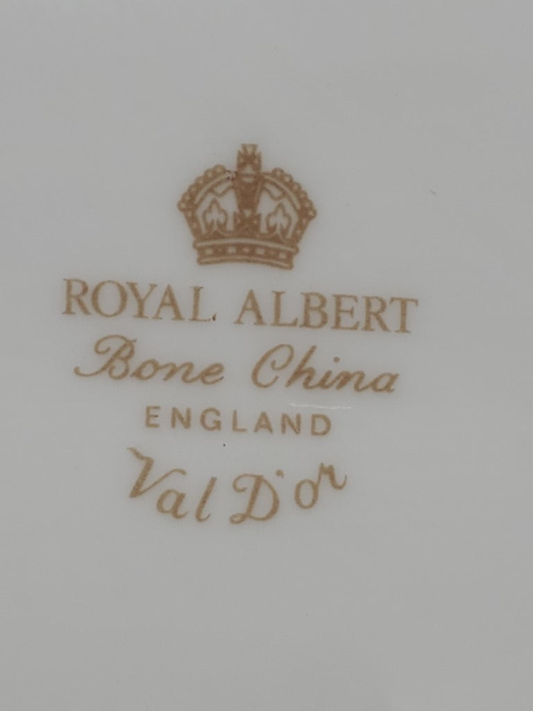 Royal Albert Val D'or 9" Oval Vegetable Bowl LK
