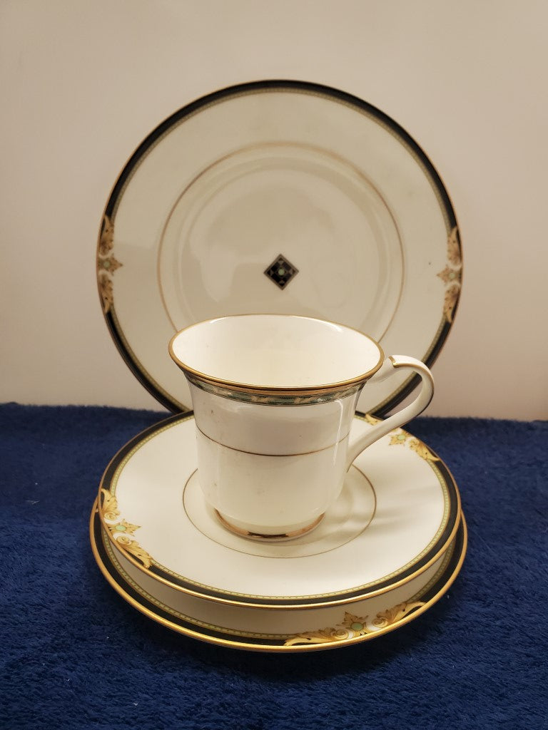 Noritake Crownpointe 4 Piece Place Setting LK