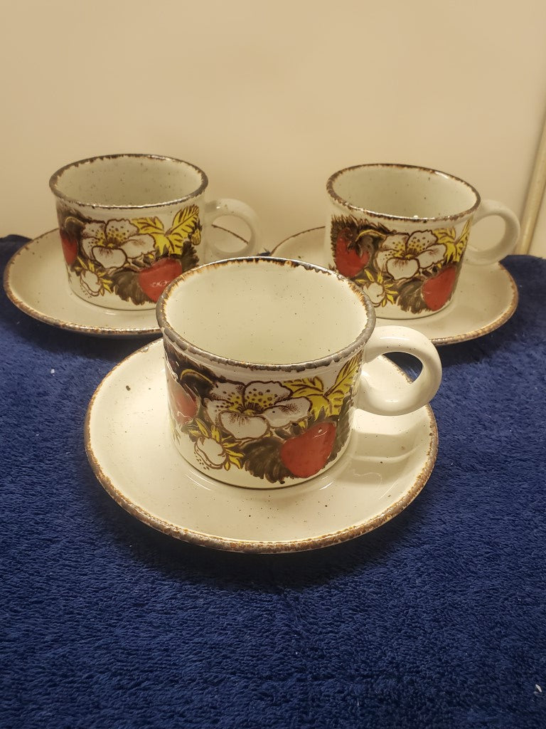 Set of 3 W R Midwinter Strawberry Cup & Saucer Sets LK