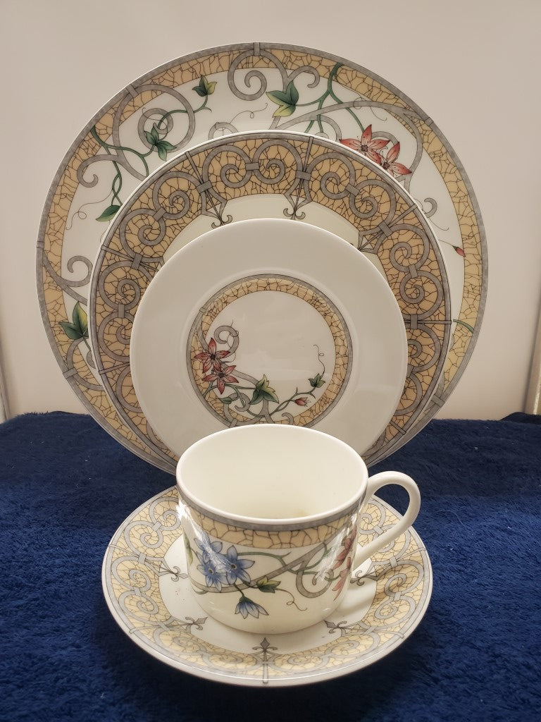 Wedgwood Aegina 5 Piece Place Setting LK