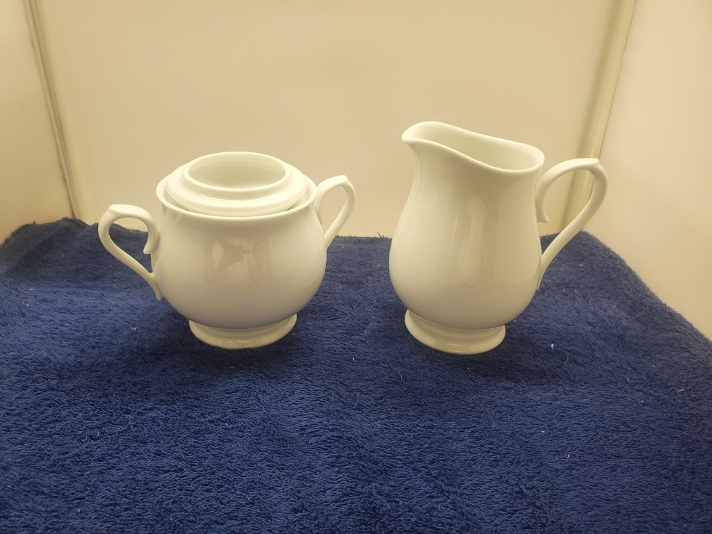 Noritake Lace White Creamer & Sugar Bowl with Lid LK