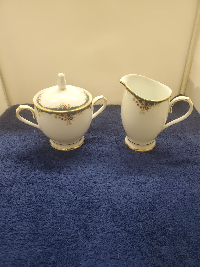 Noritake Embrace Creamer & Sugar Bowl with Lid LK