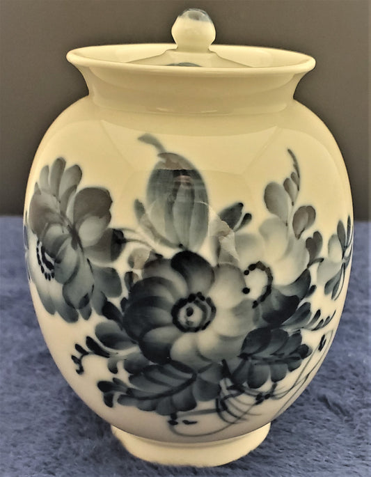 Royal Copenhagen Blue Bouquet Covered Sugar Bowl (4725)