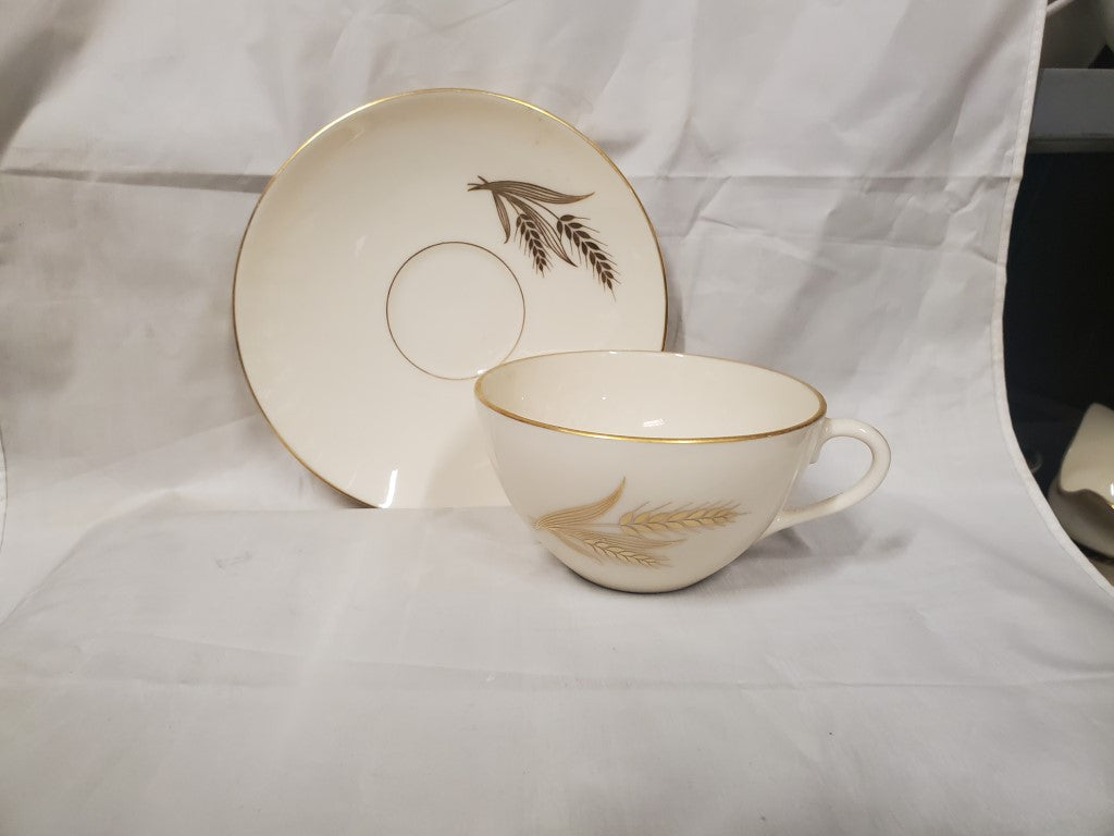 Set of 5 Lenox Wheat R442 Oversized Cup & Saucer Sets