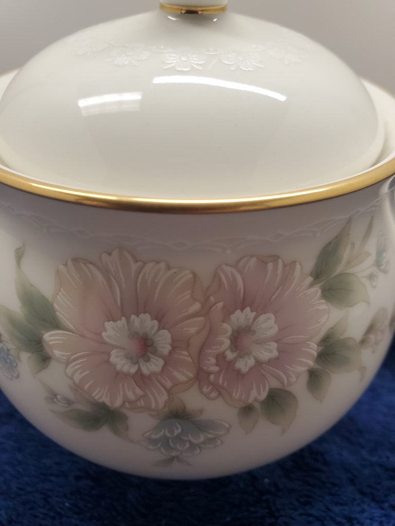 Noritake Ivanhoe Sugar Bowl with Lid LK