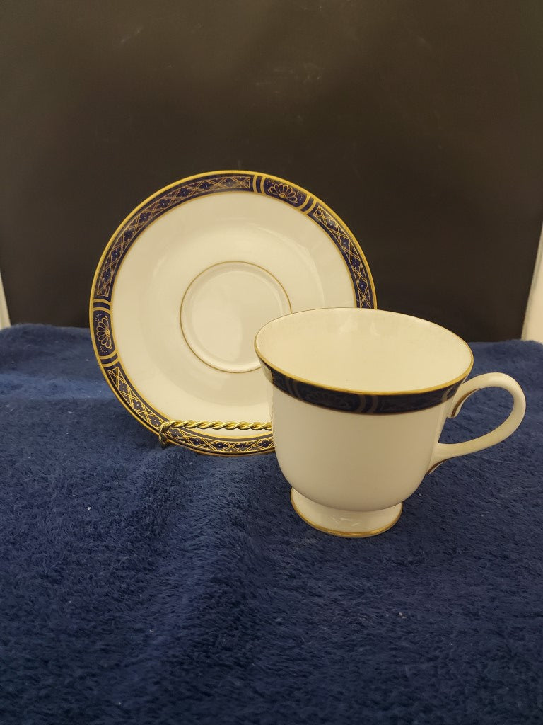Set of 5 Royal Worcester Mountbatten Cobalt Blue (Gold Trim) Cup & Saucer Sets