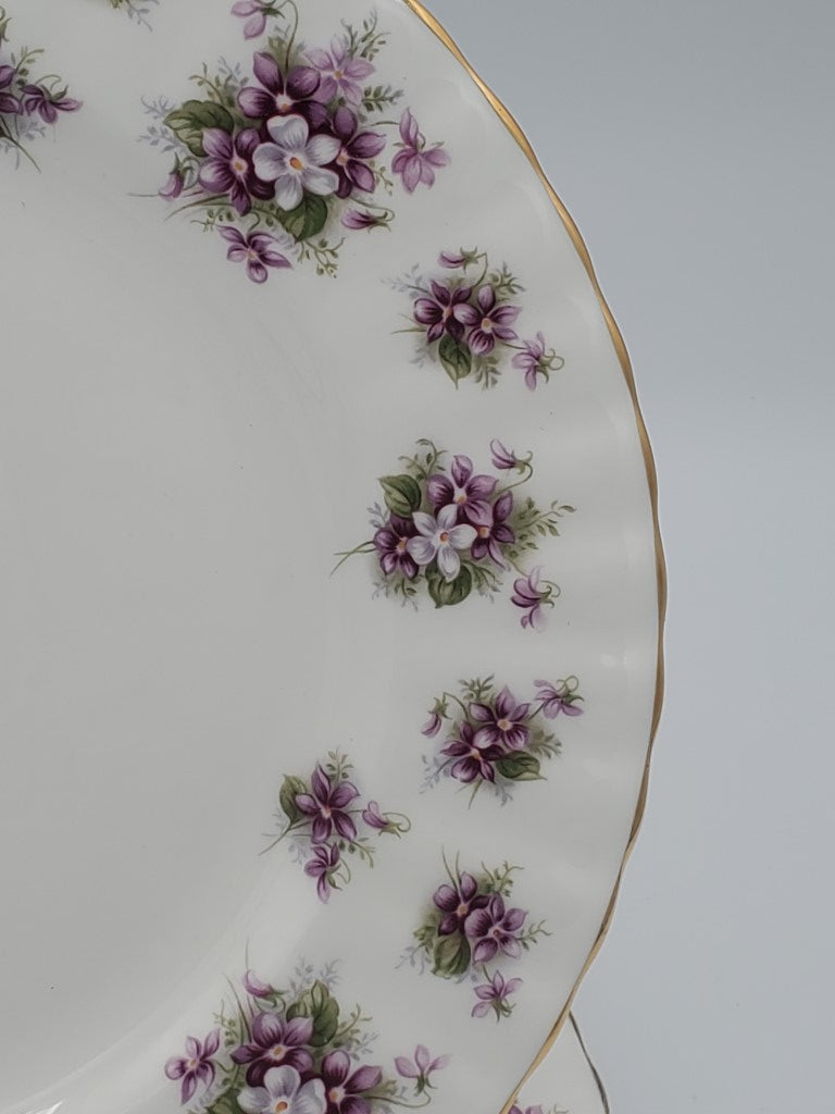 Set of 2 Royal Albert Sweet Violets Dinner Plates LK