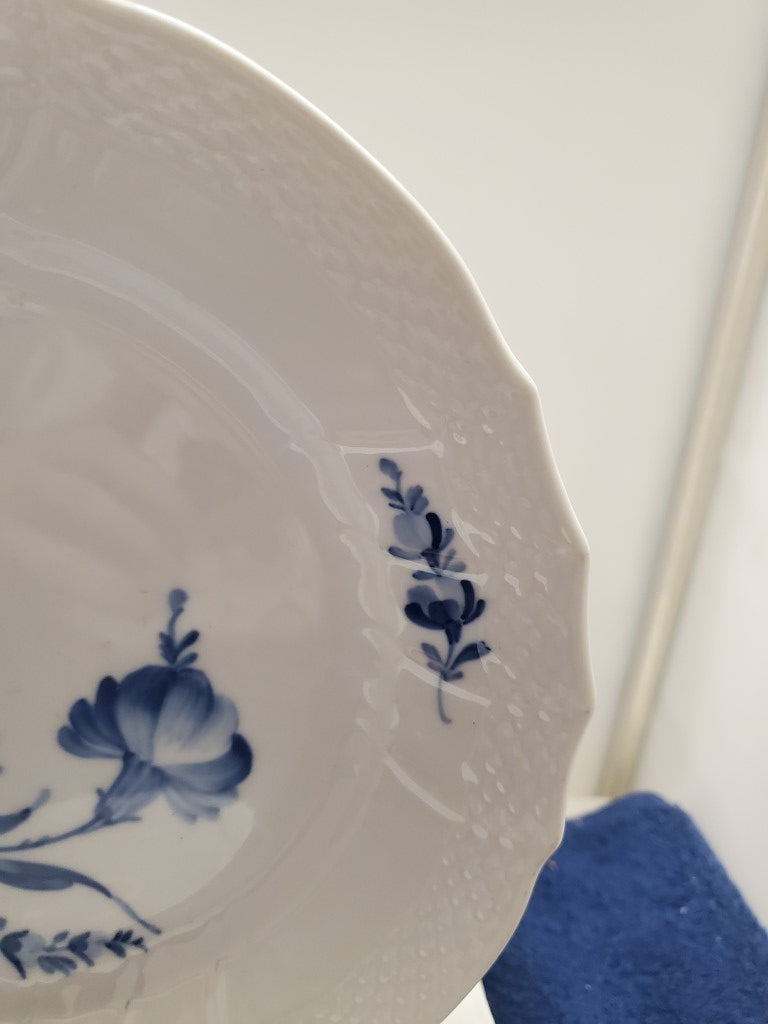 Royal Copenhagen Blue Flowers (Curved) Luncheon Plate (1623) JNM101625