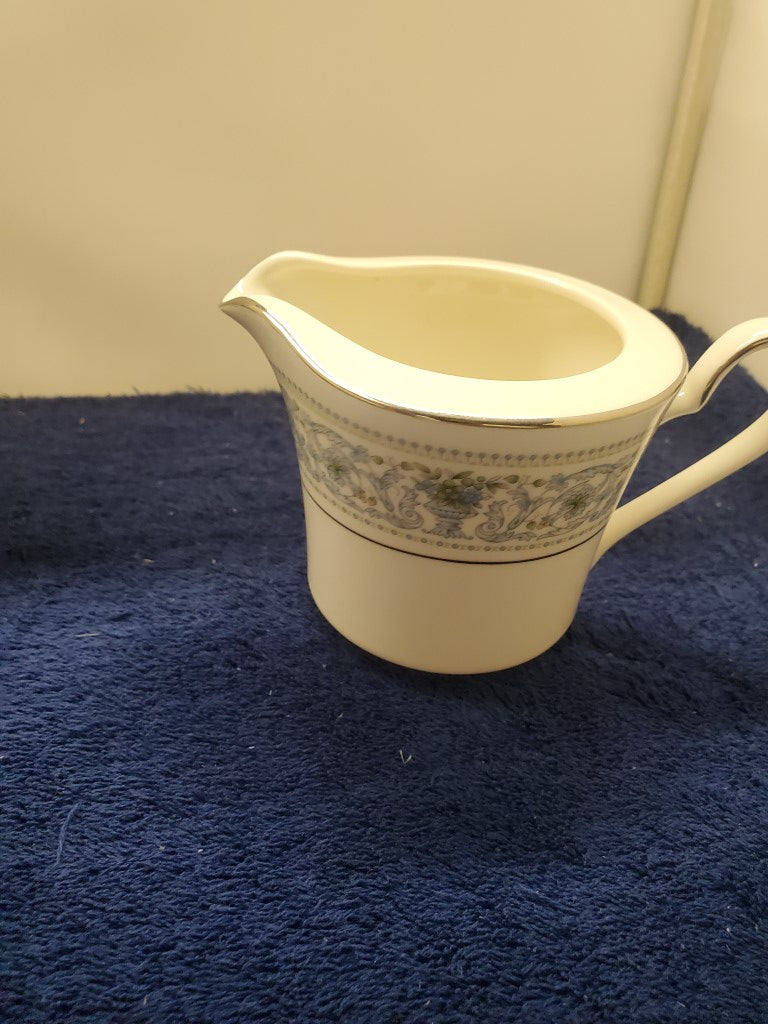 Noritake Monteleone Creamer & Sugar Bowl with Lid LK