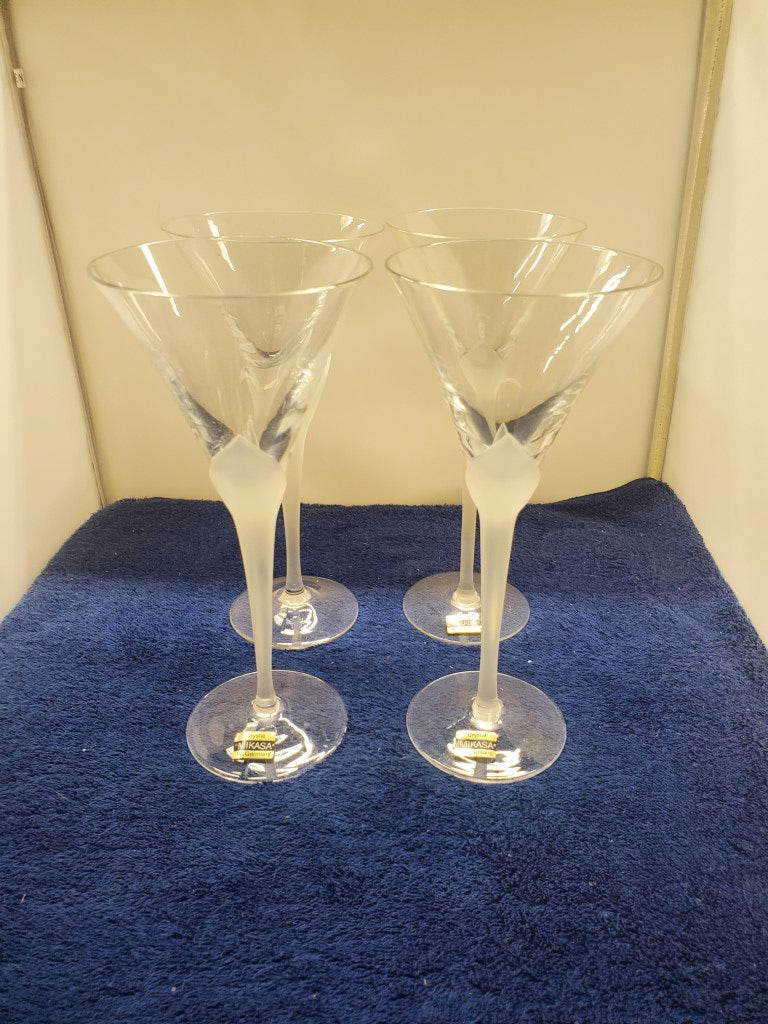 Set of 4 Mikasa Vogue Frost Fire WIne Glasses LK