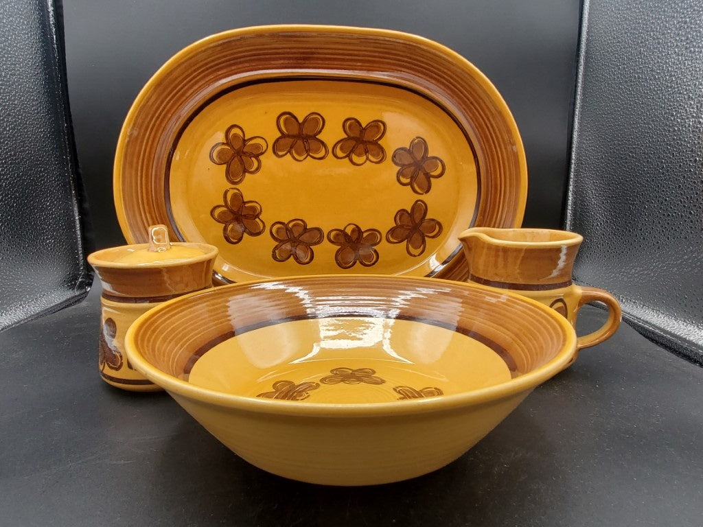 Metlox Poppytrail Vernon Carmel Hostess Set LK