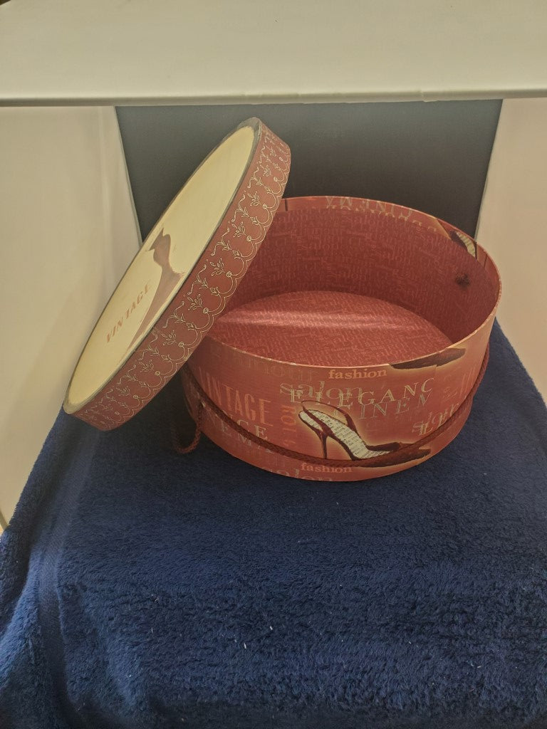 Stylish Vintage Fashion Shoebox