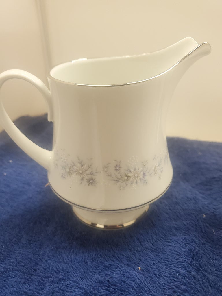 Noritake Marywood Creamer & Sugar Bowl with Lid LK