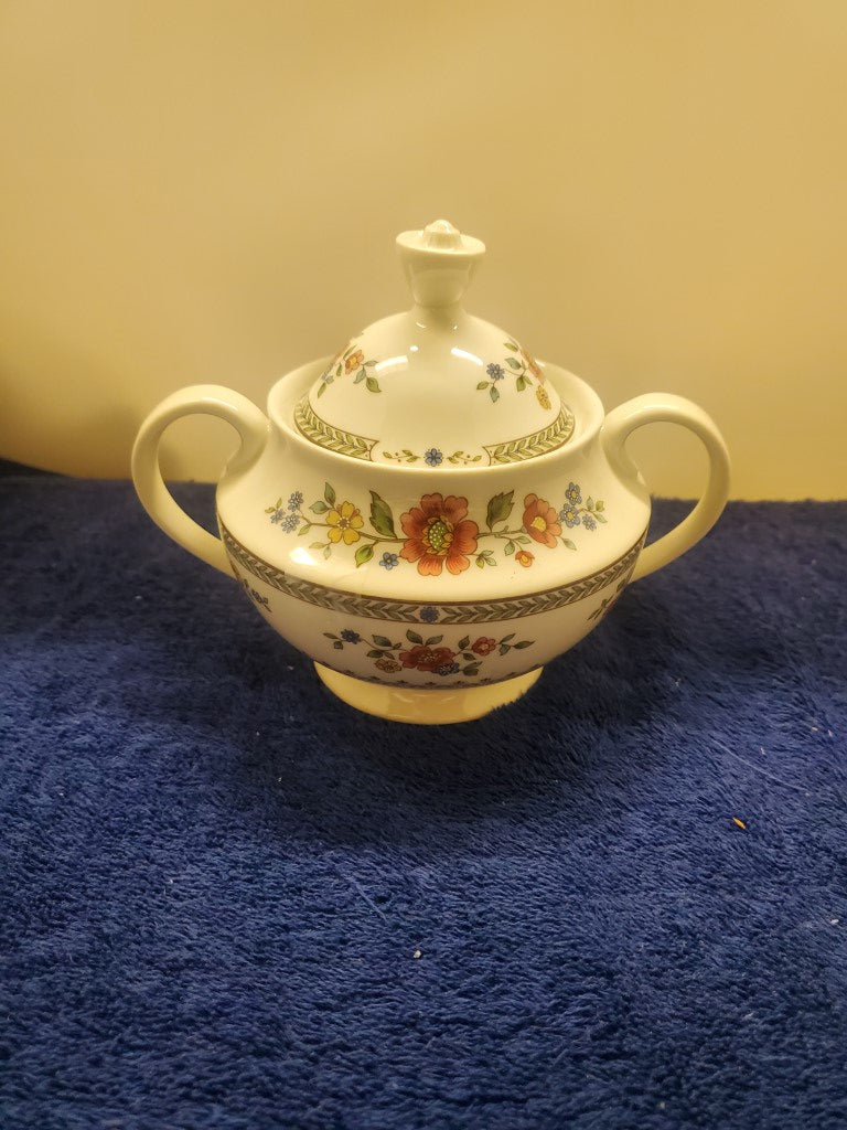 Royal Doulton Kingswood Sugar Bowl with Lid LK