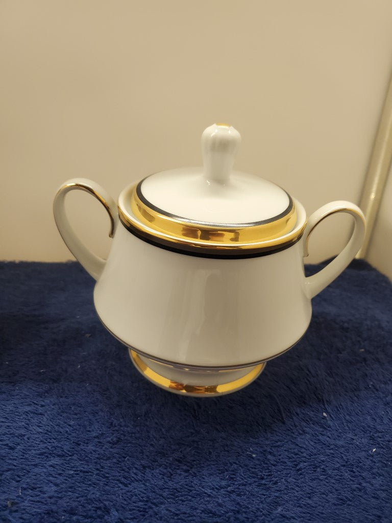 Noritake Elysee Creamer & Sugar Bowl with Lid LK
