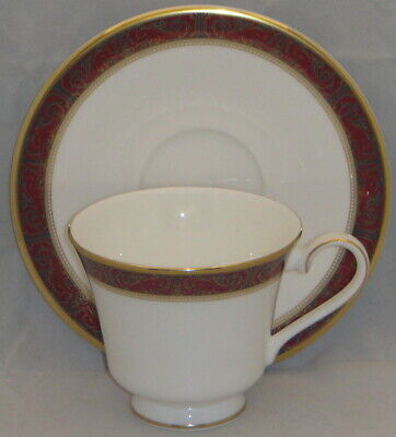 Set of 4 Royal Doulton Martinique Cup & Saucers