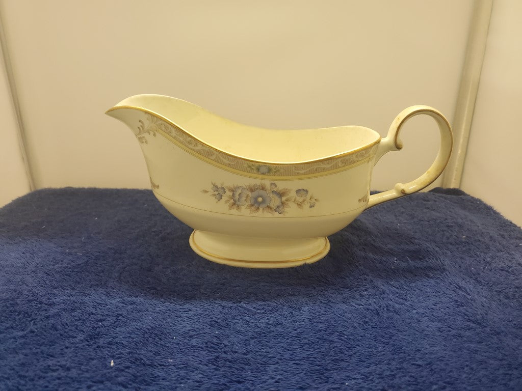 Mikasa Cameo Gravy Boat Only LK