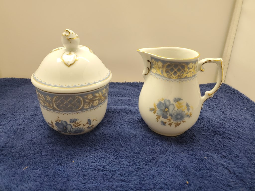 Oscar De La Renta Ashton Creamer & Sugar Bowl with Lid LK