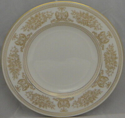 Set of 4 Wedgwood Columbia Gold Dinner Plates