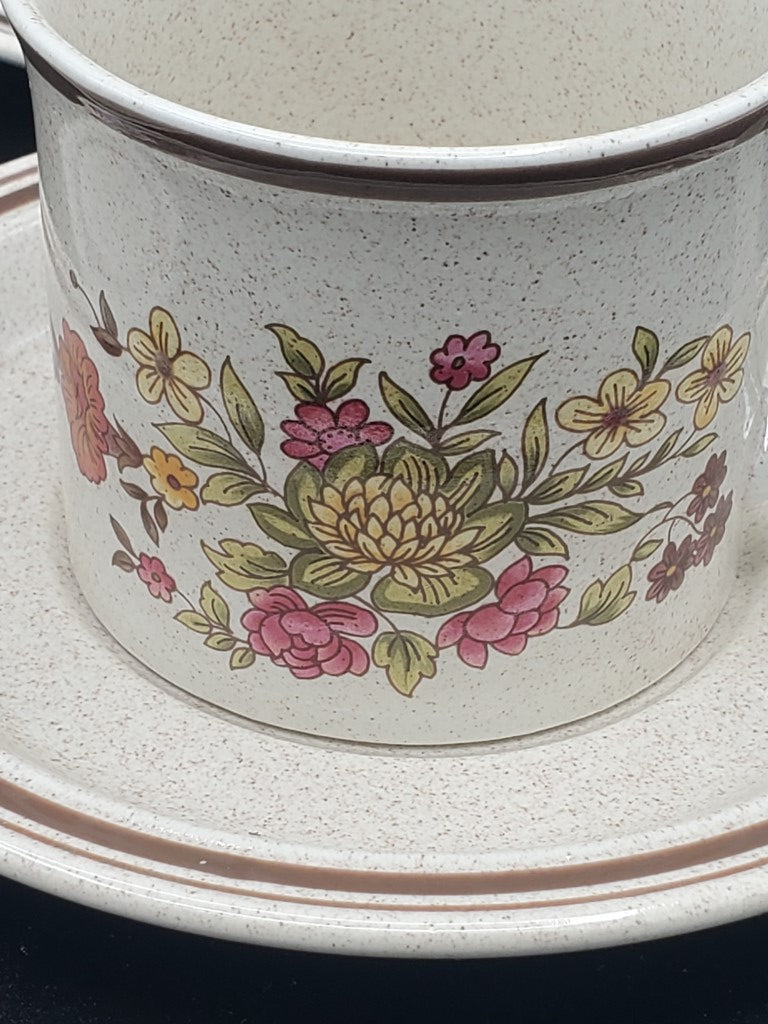 Set of 4 Royal Doulton Gaiety Cup & Saucer Sets LK