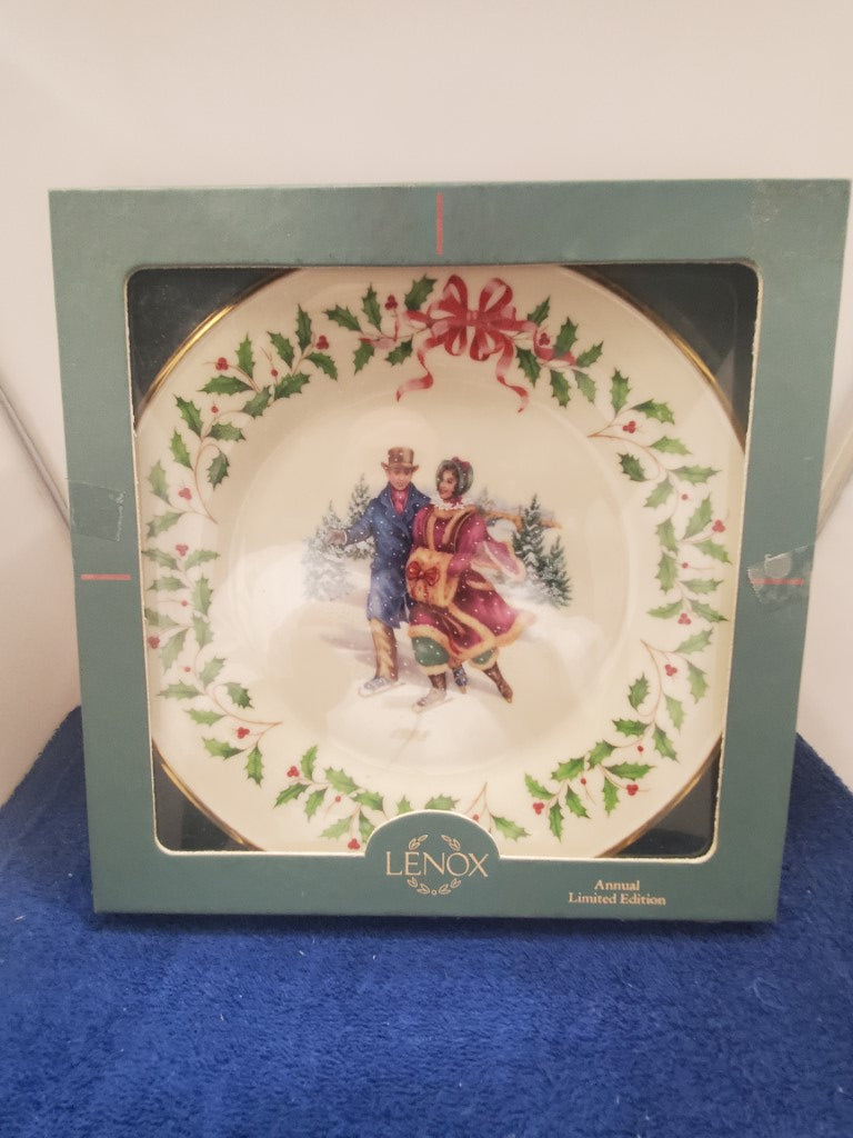 Lenox Annual Limited Addition Holiday Skater Plate 1998 LK
