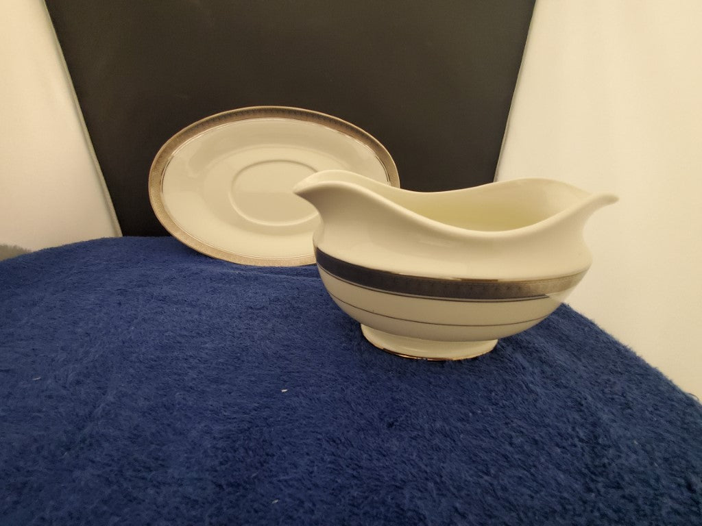 Mikasa Palatial Platinum Gravy Boat & Underplate