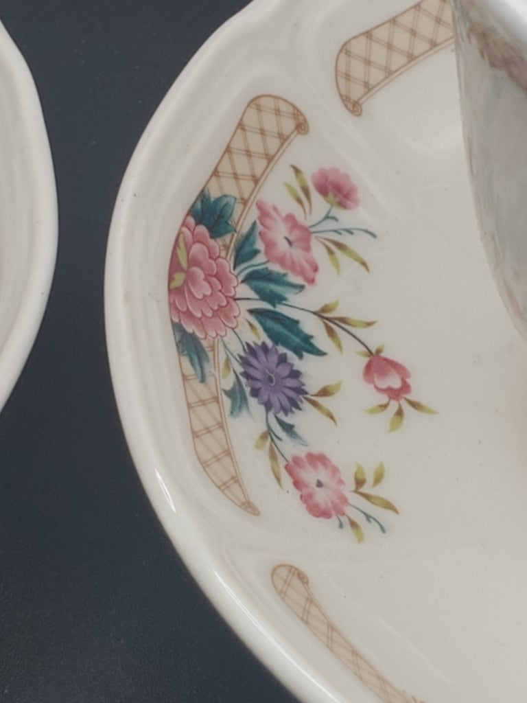 Set of 4 Wedgwood Trellis Flower Cup & Saucer Sets LK