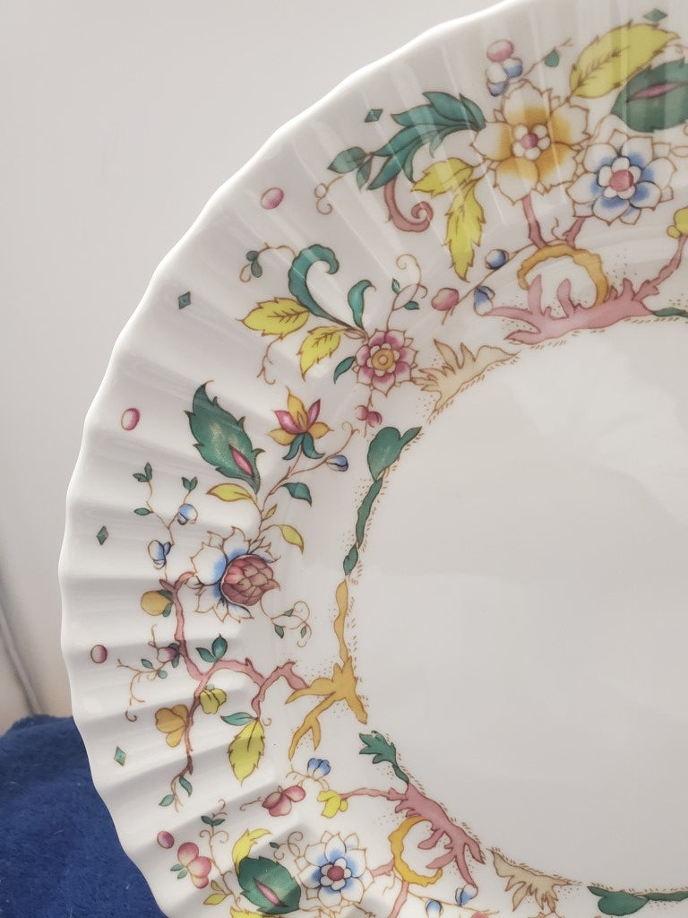 Royal Worcester Pevensey Dinner Plate LK