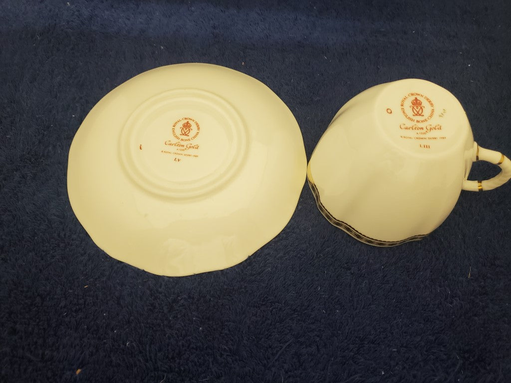 Set of 4 Royal Crown Derby Carlton Gold Cup & Saucer Sets