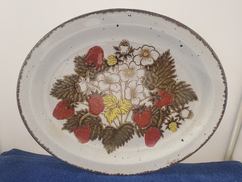 W R Midwinter Strawberry Oval Serving Platter LK