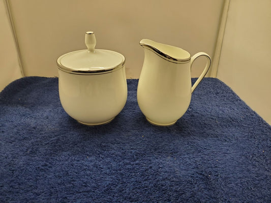 Mikasa Wellesley Creamer and Sugar Bowl with Lid LK