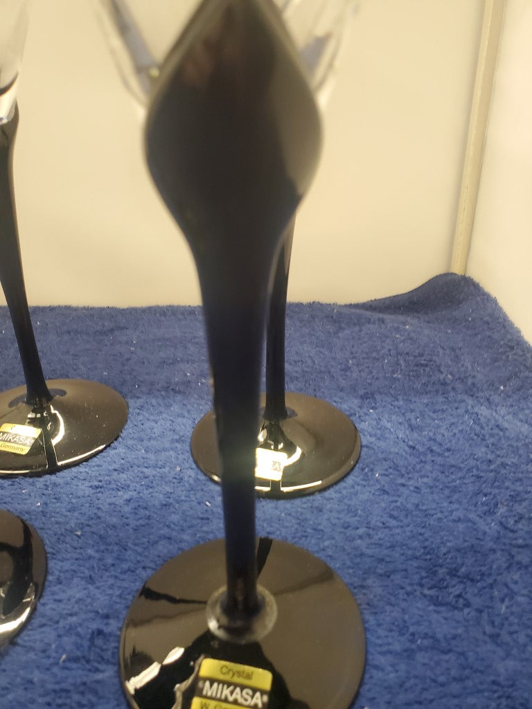 Set of 4 Mikasa Vogue Onyx WIne Glasses LK