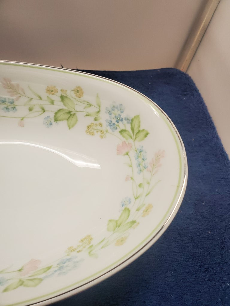 Noritake Essence 10" Oval Vegetable Bowl LK