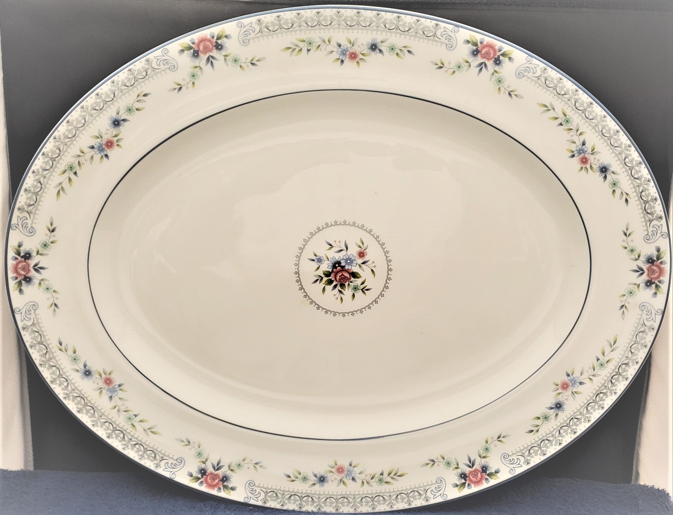 Wedgwood Rosedale (R4665) 14" Oval Serving Platter LK –