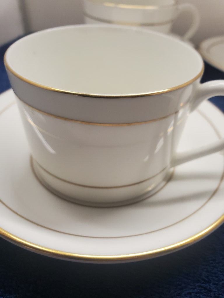 Set of 4 Coalport Royalty Cup & Saucer Sets LK