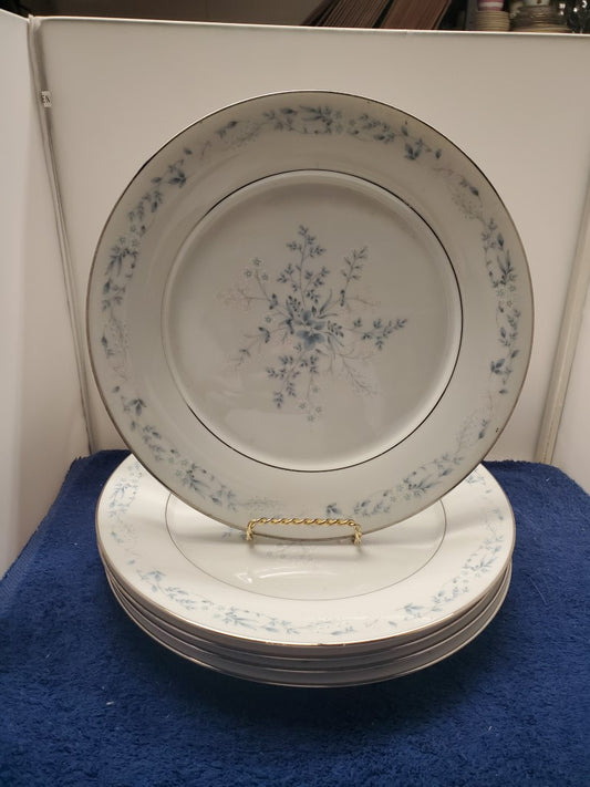 Set of 8 Noritake Carolyn Dinner Plates LK
