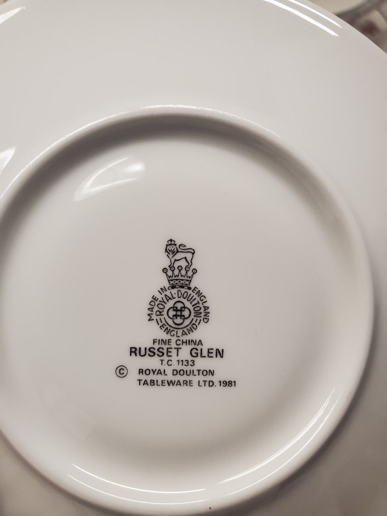 Set of 7 Royal Doulton Russet Glen Cup & Saucer Sets LK