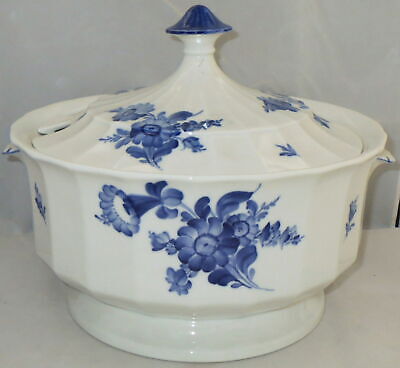 Royal Copenhagen Blue Flowers Tureen & Lid (8532)