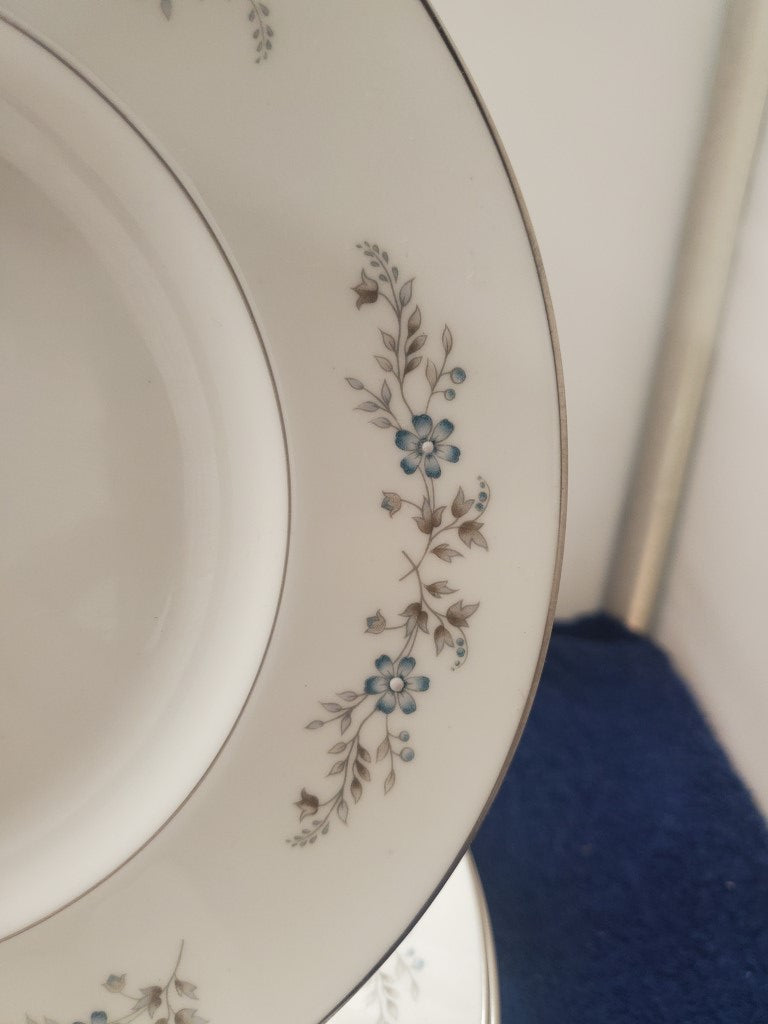 Set of 9 Royal Worcester Dorset Bread & Butter Plates LK
