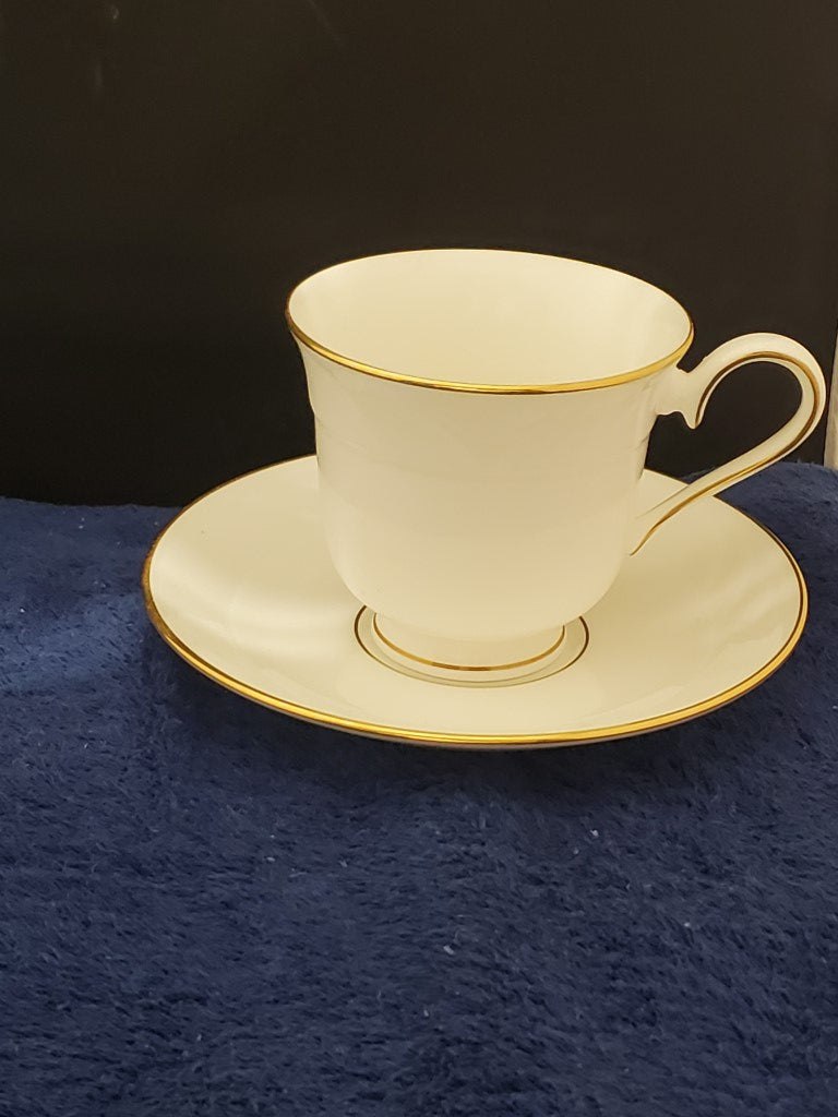 Set of 3 Lenox Snowdrift Gold Cup & Saucer Sets LK