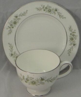 Set of 4 Wedgwood Westbury Cup & Saucers