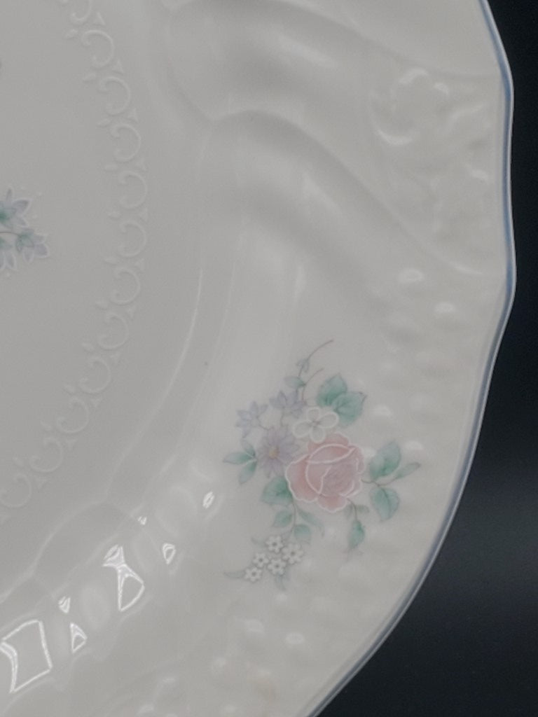 Royal Doulton Valencia 5 Piece Place Setting LK